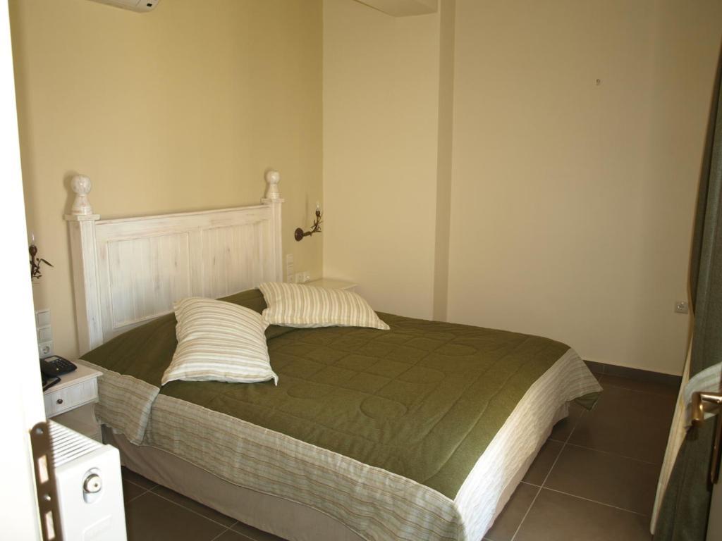 Porto Mani Suites Kyparissos  Room photo